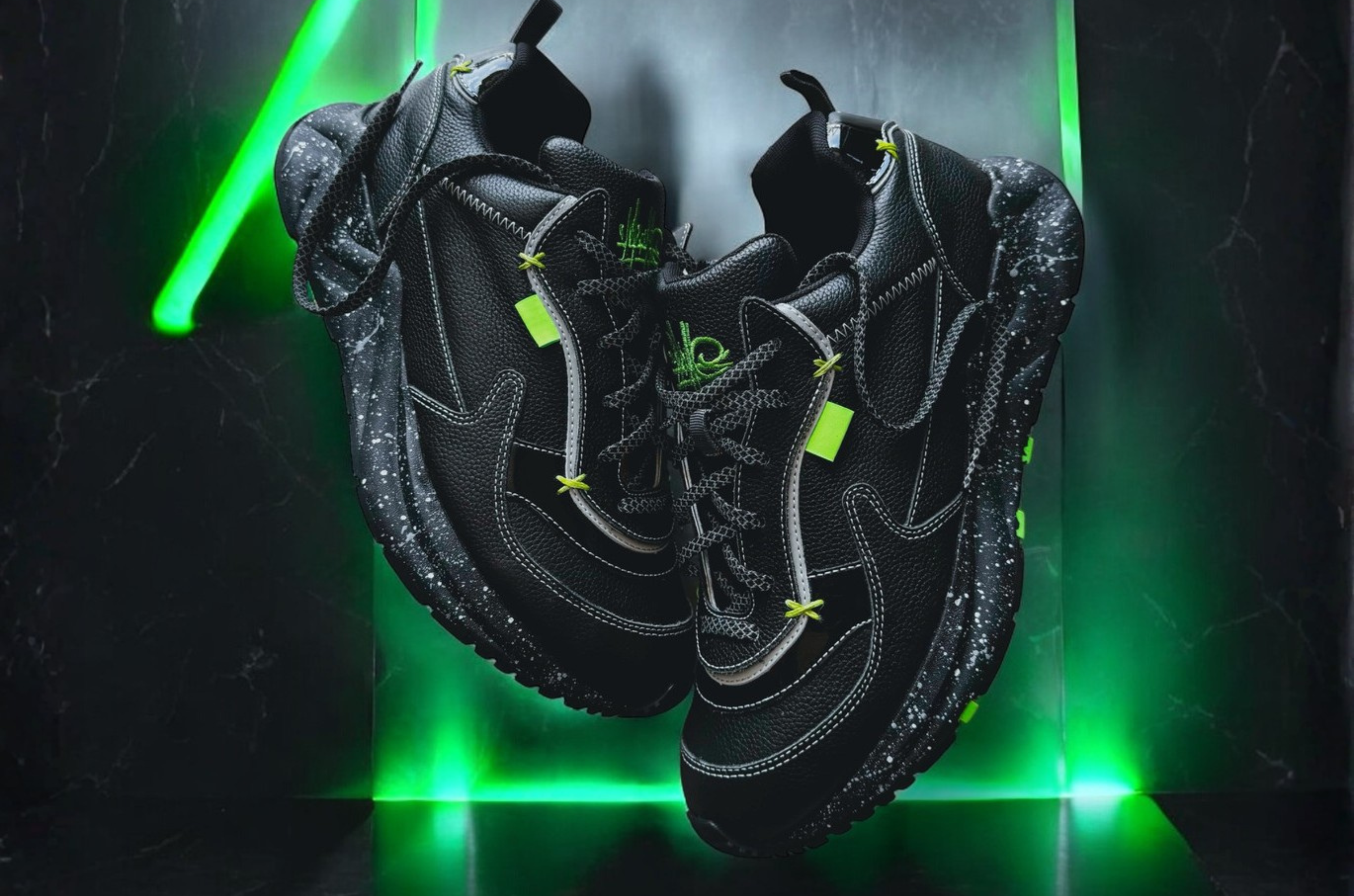 "Super Viper" Mache-Up RUNNER