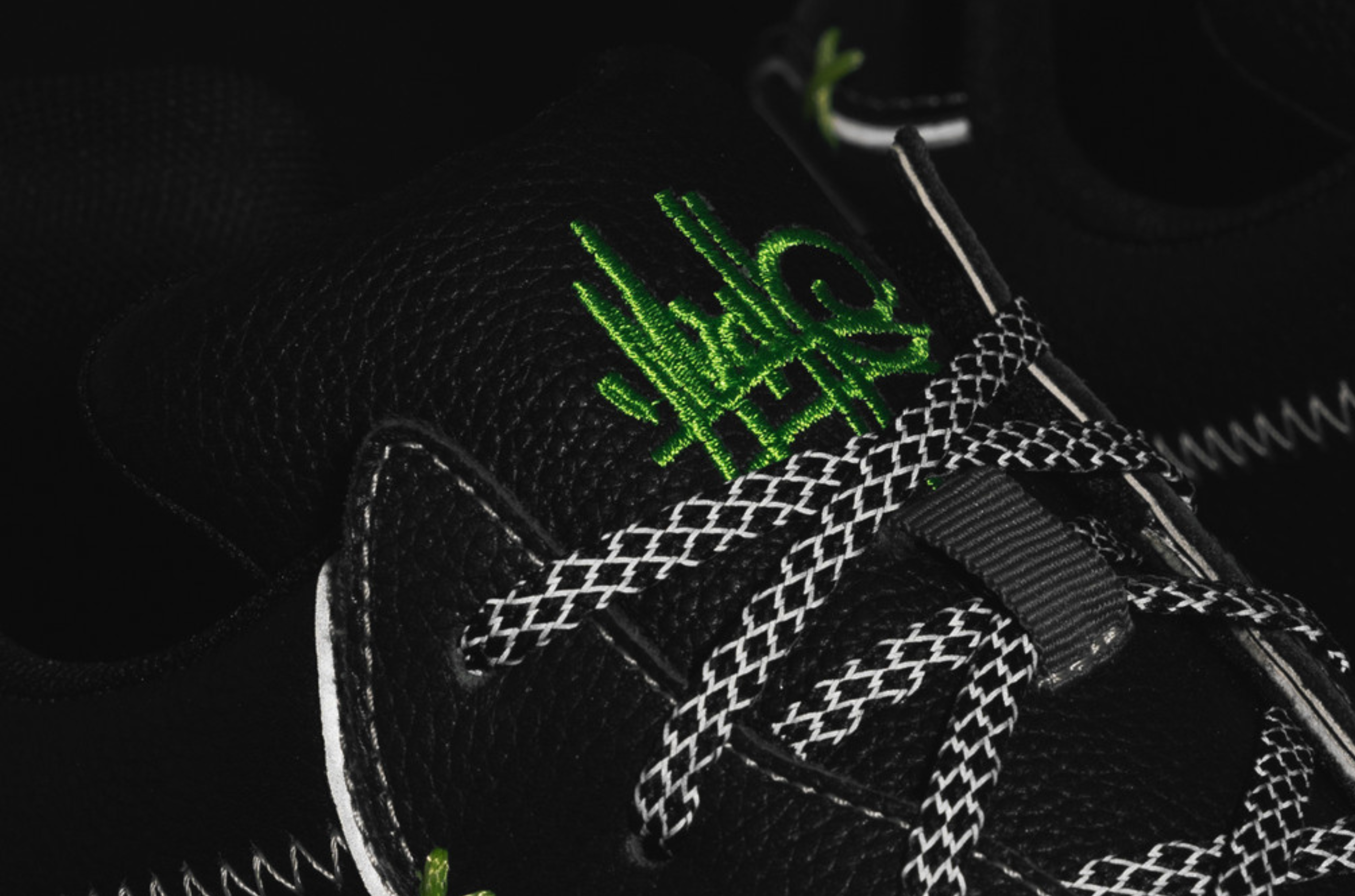 "Super Viper" Mache-Up RUNNER