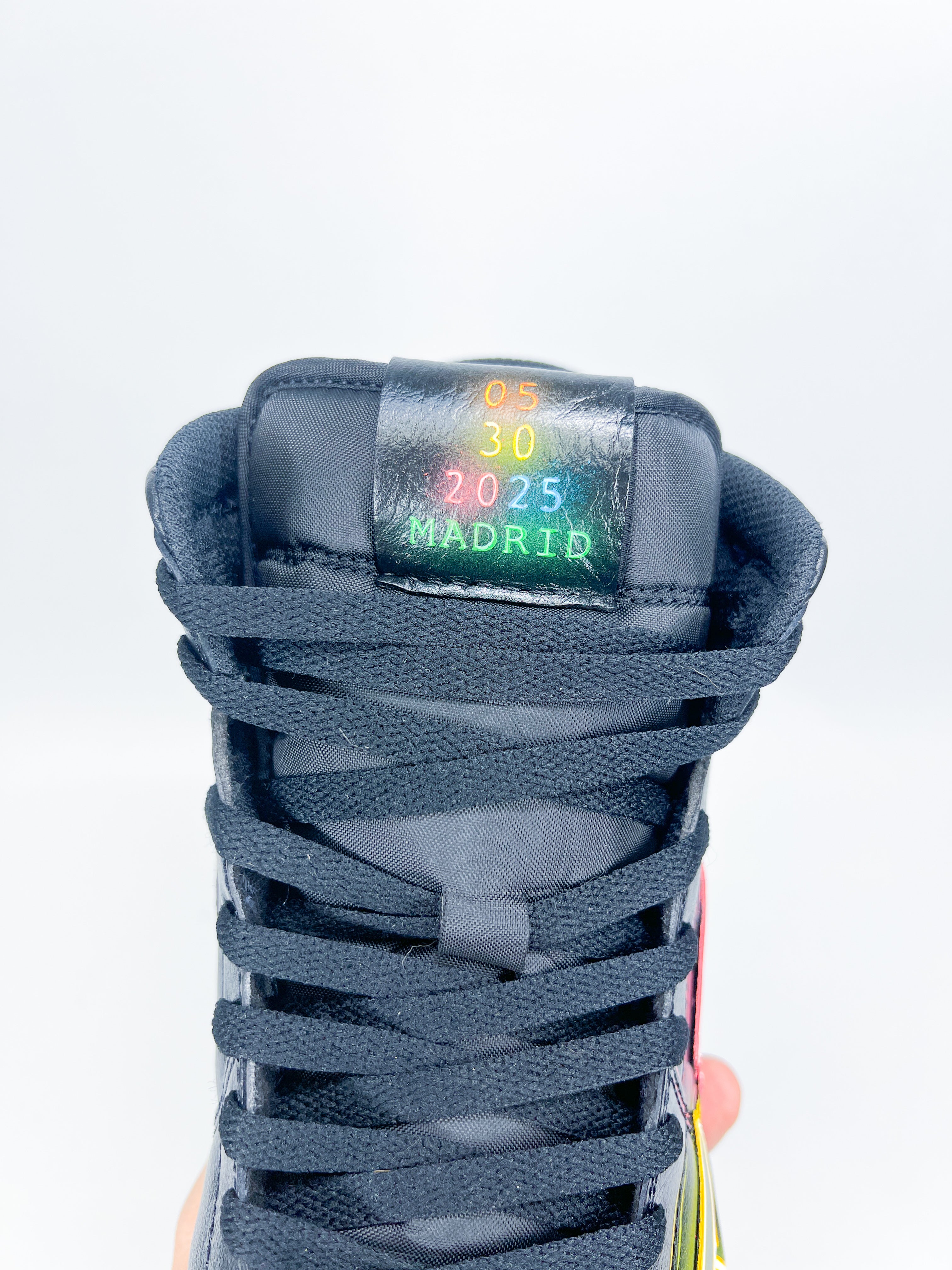 ED Sheeran Madrid AJ1 Mid