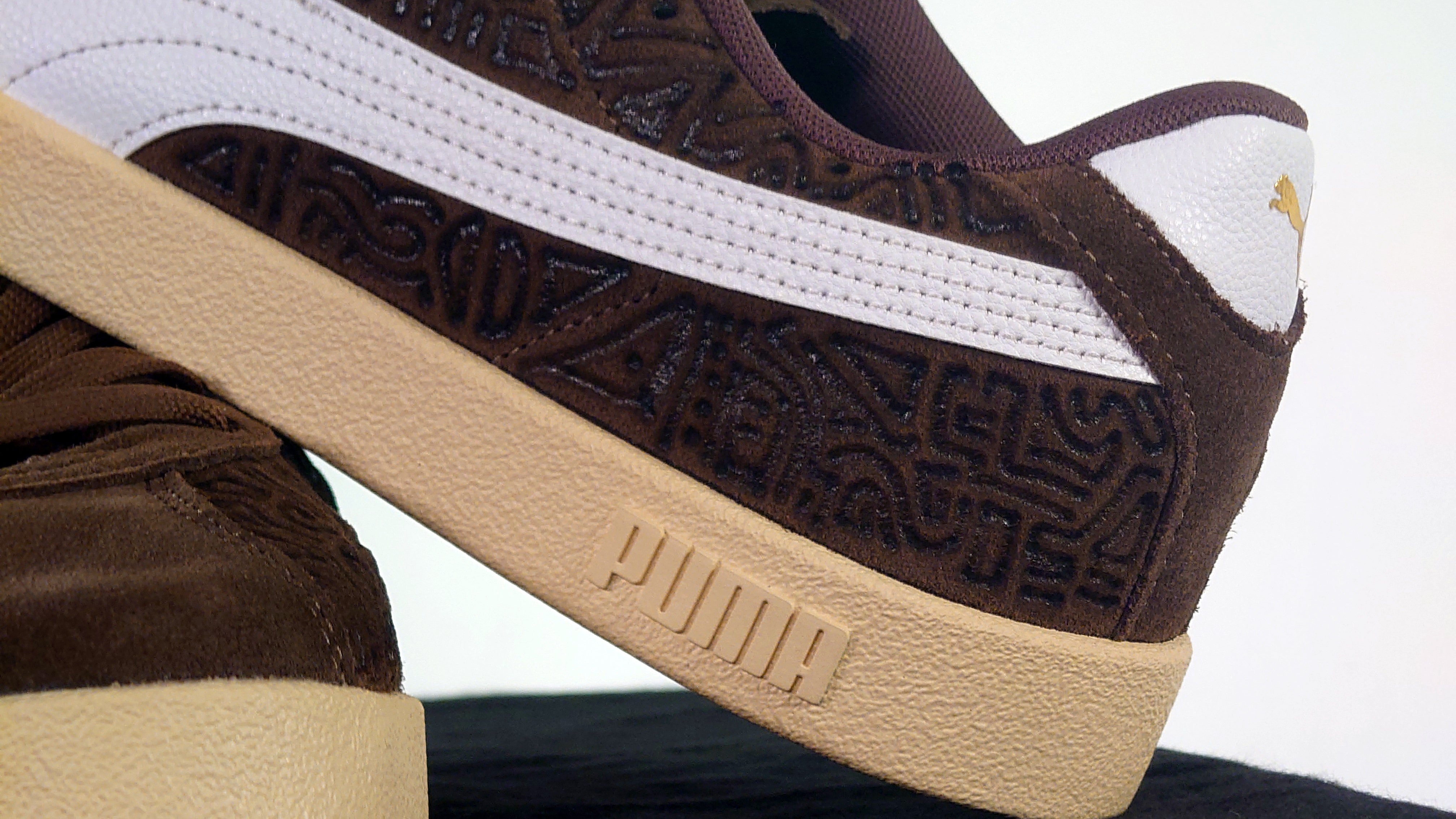 PUMA Club 2 Round Toe Low-Top Skate Shoes (Brown Script)